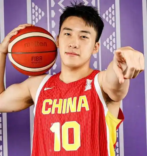 开云体育app-大三结束，王俊杰去向4选1，回CBA热门，3支豪门争夺，签字费曝光|蒂姆-邓肯|篮板|球队|选秀|广东男篮_新浪体育_新浪新闻