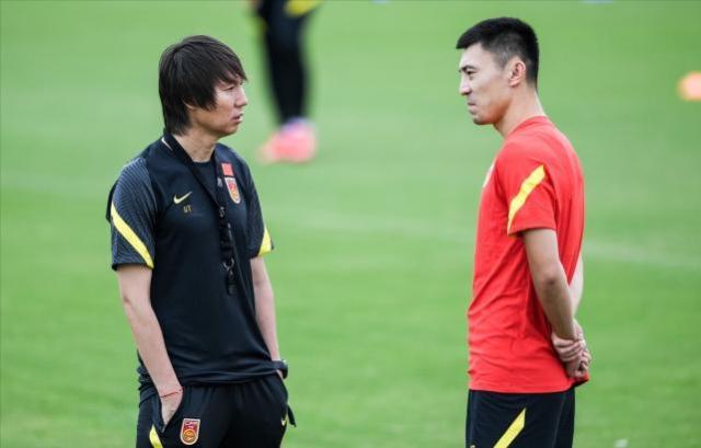 开云官网-严益唯：准假郑铮，体现尊重和成熟的国足值得期待