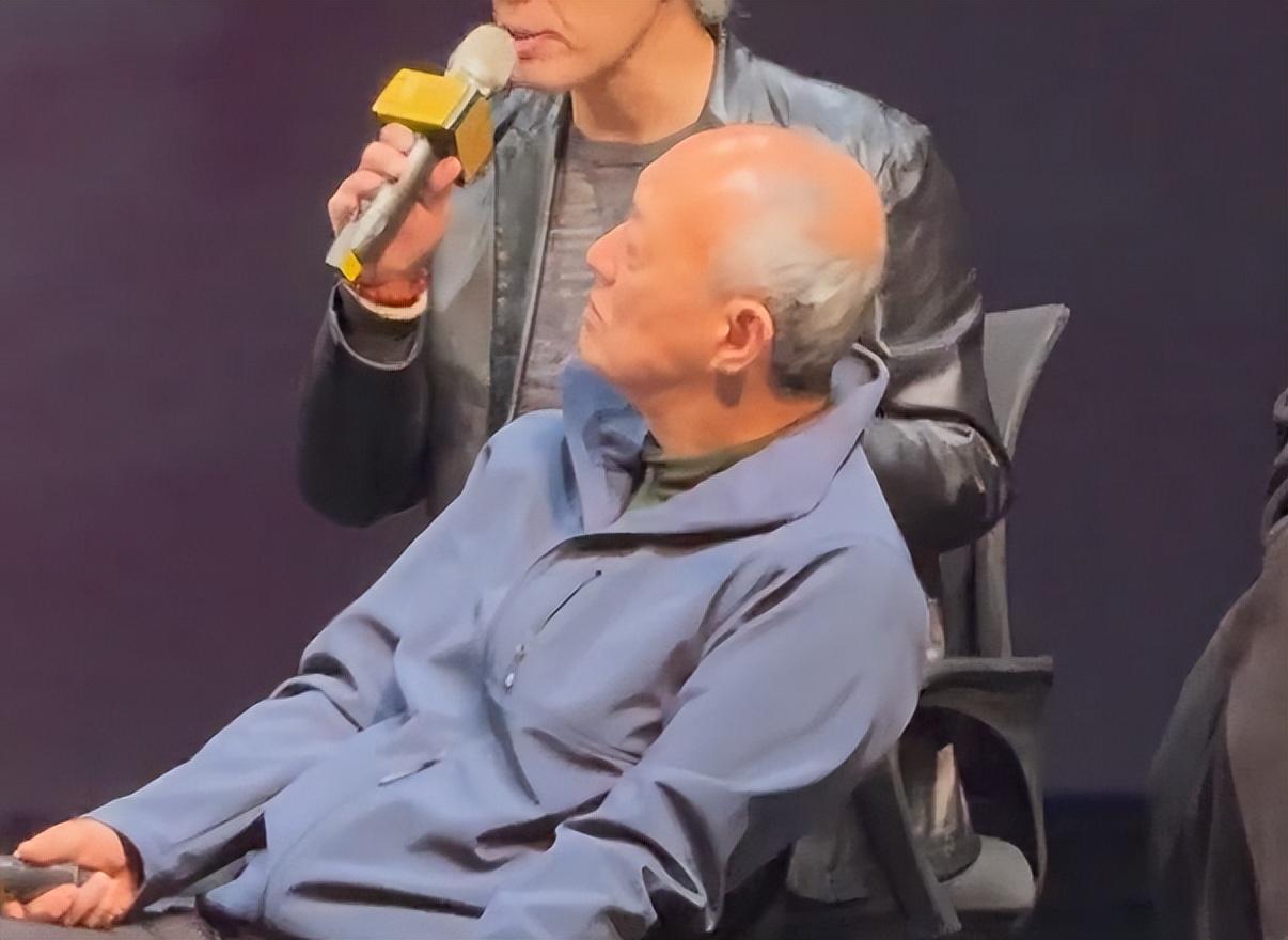 老戏骨上海再聚首，李立群满脸痘坑，金士杰干瘪，林依晨板牙抢镜