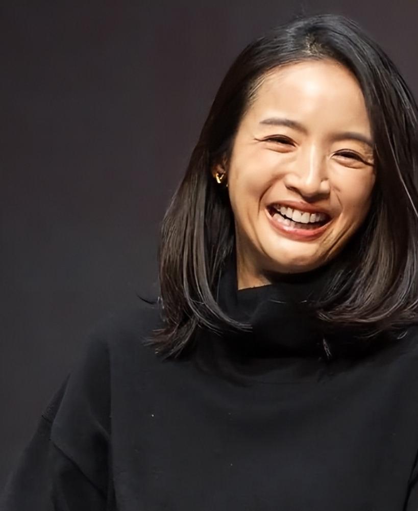 老戏骨上海再聚首，李立群满脸痘坑，金士杰干瘪，林依晨板牙抢镜