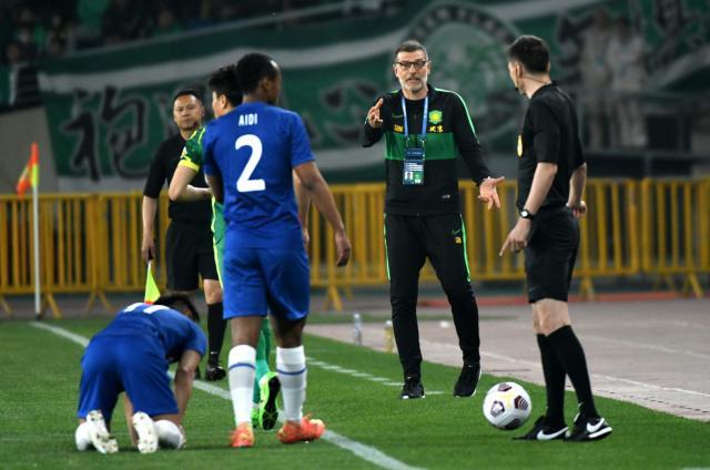 开云体育下载-连续遭上海双雄高空轰炸 国安摇滚主帅谱好战曲？